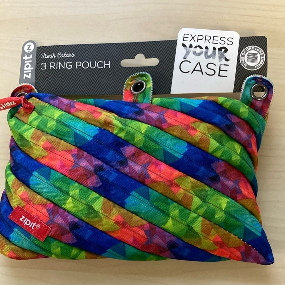 Zip it  3 ring pouch NWOT